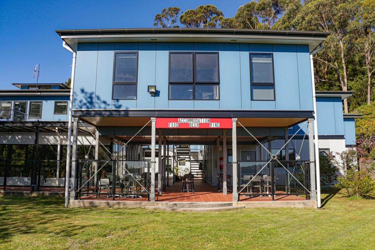 No Ingoing, Modern Stylish Sophisticated Water Views Wild Rivers Escape Restaurant