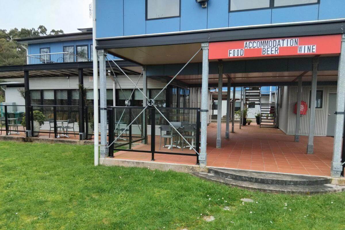 No Ingoing, Modern Stylish Sophisticated Water Views Wild Rivers Escape Restaurant