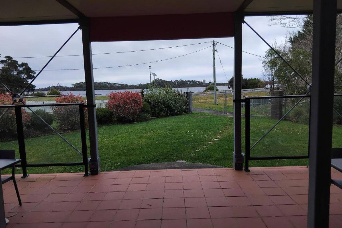 No Ingoing, Modern Stylish Sophisticated Water Views Wild Rivers Escape Restaurant