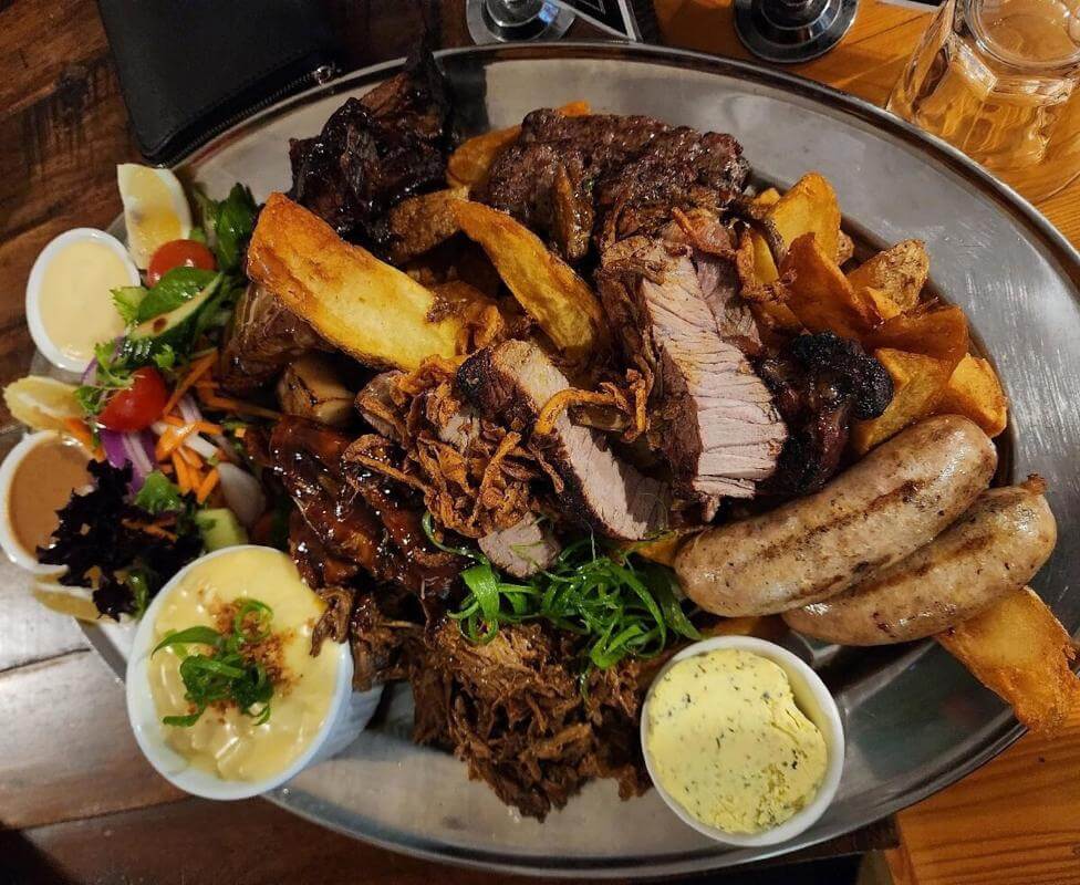 Restaurant and Catering business - includes the freehold. Vendor Finance