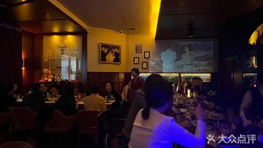 【现金牛项目】上海百万十年酒吧整体转让！