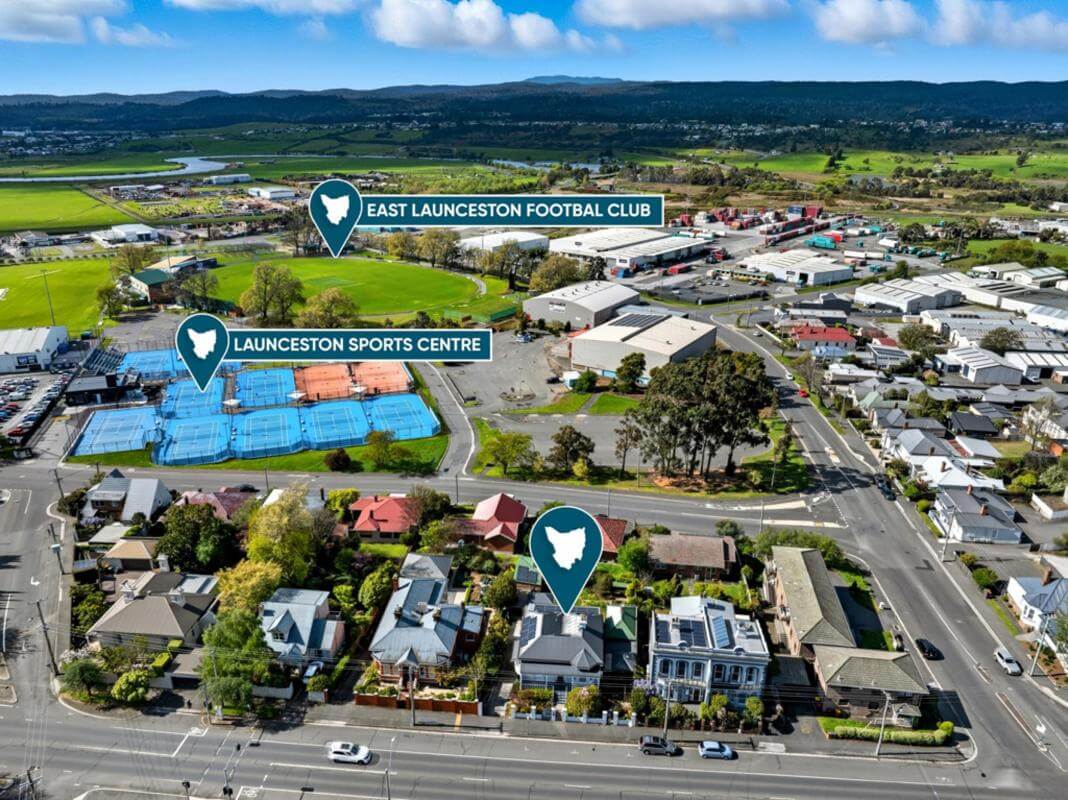 Prime Location Residence with Income or 3 BnB lets (stca) or Health Professional Rooms