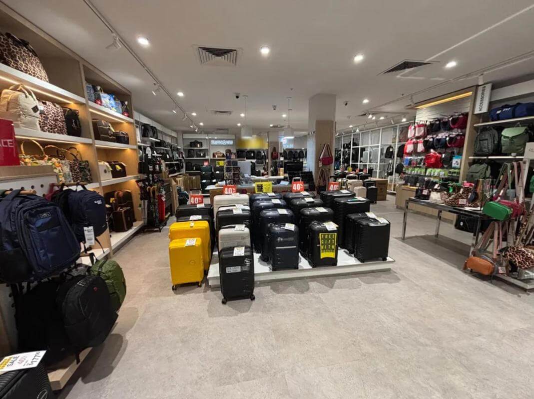 Established Luggage Retailer (Online & Retail) Ref4056