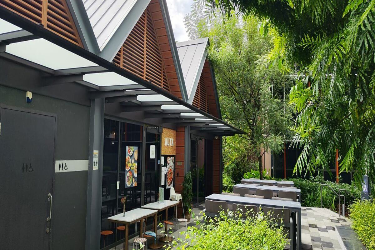 Dual Entrace Cafe For Takeover