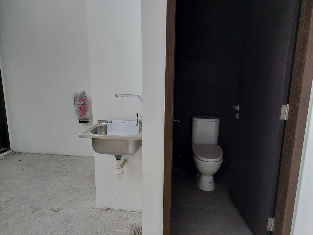 Dual Entrace Cafe For Takeover