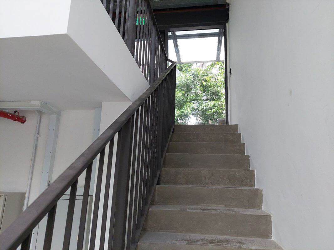 Dual Entrace Cafe For Takeover