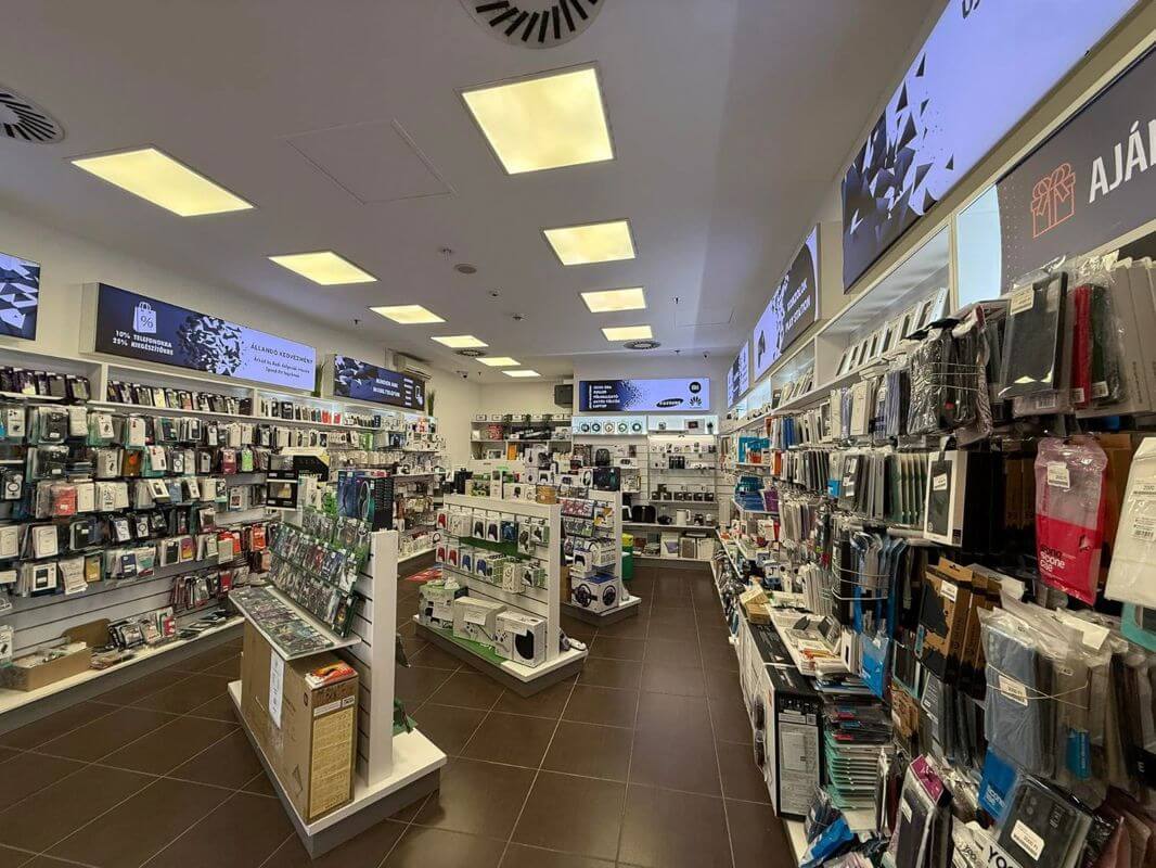 Eladó Bejáratott Mobilkereskedés – Győr Árkád (Kiemelt Lokáció!)