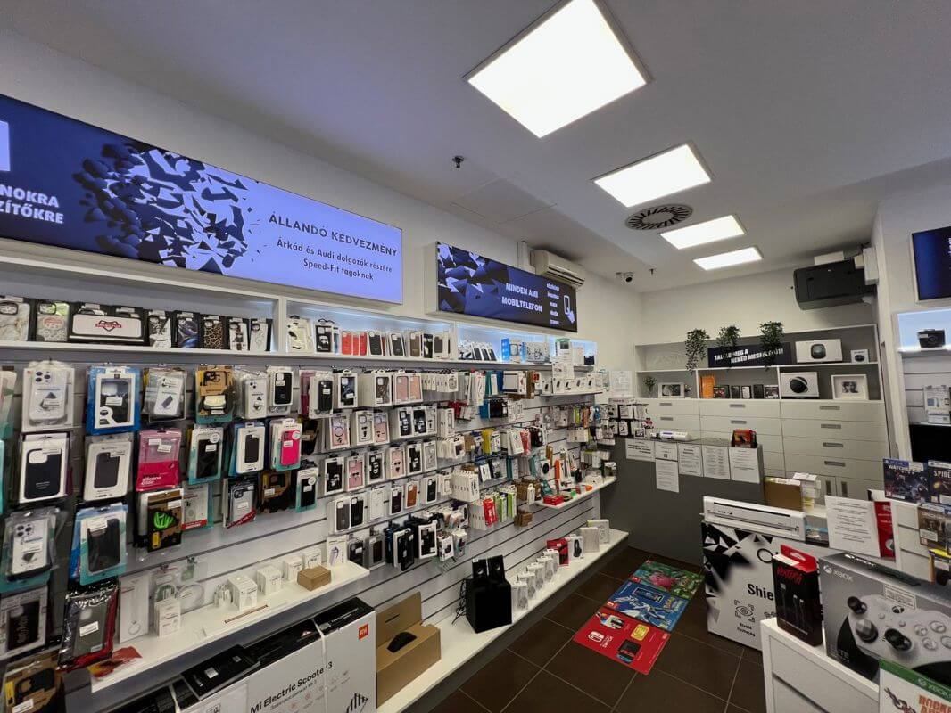 Eladó Bejáratott Mobilkereskedés – Győr Árkád (Kiemelt Lokáció!)