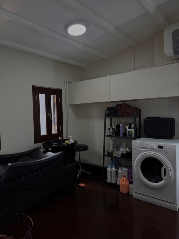 Established Barbershop – Full Takeover (Central Location)