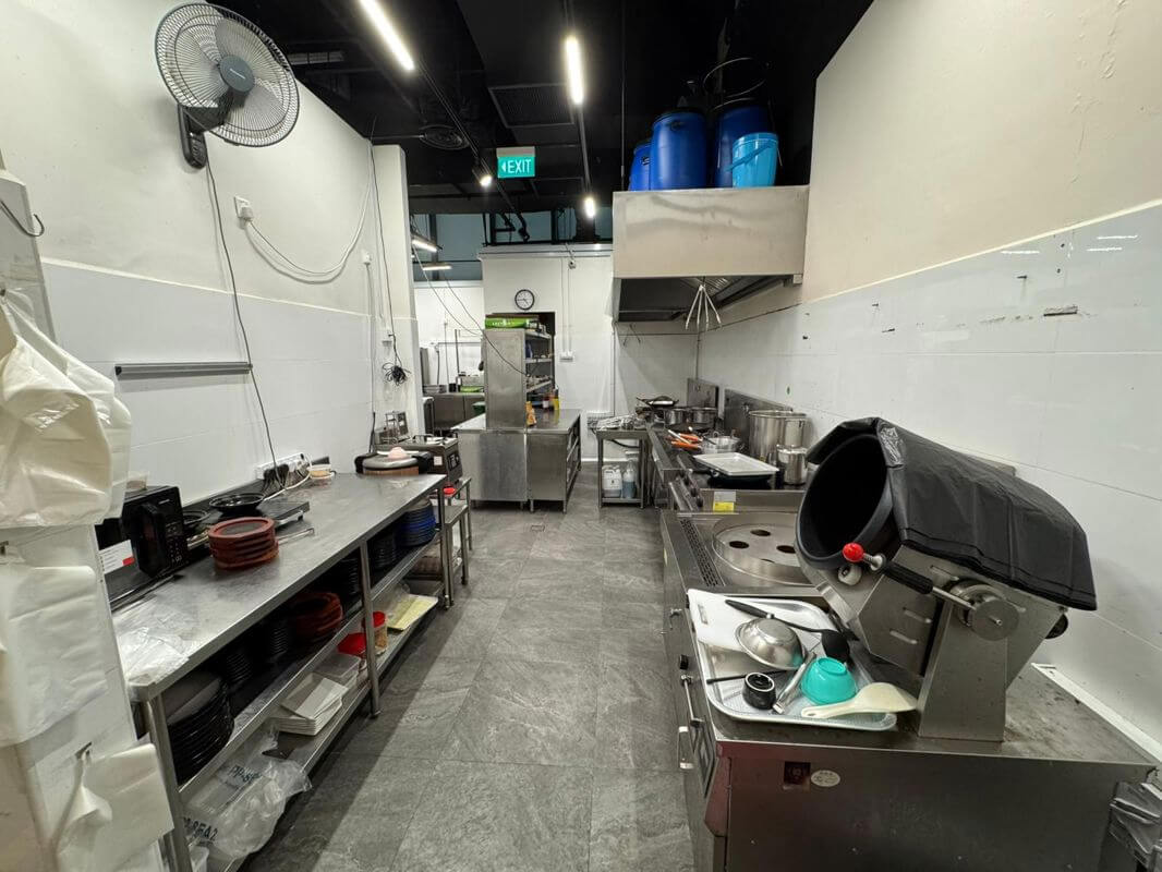 Chinese Restaurant at Office Area for Takeover