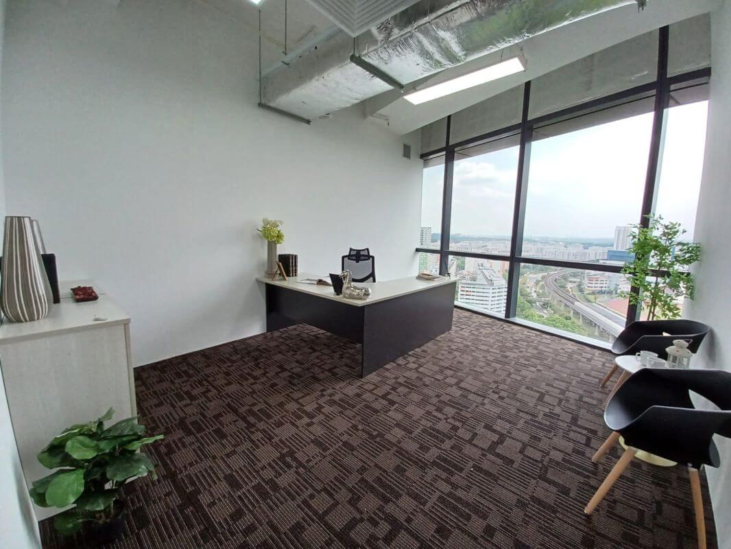 Rent: Ready-to-Take-Over Penthouse Office at Wood Square 可立即接管的木方广场顶层办公室