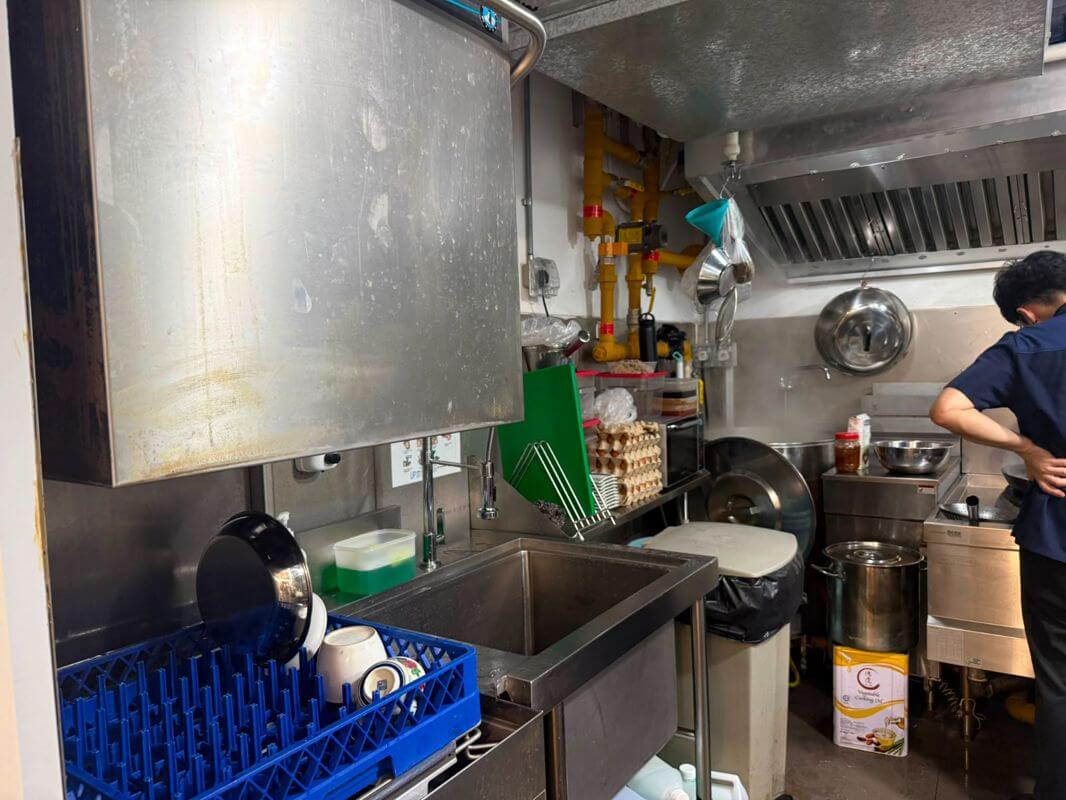 🍜 Chinese Restaurant For Sale – Prime Raffles Place Location 🍜