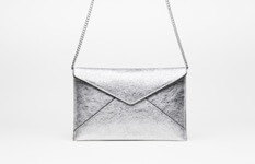 Selling Of Brand Name And Stock Of Clutch Leather Handbags