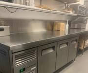 Magnificent Chicken & Chip takeaway, Gold Coast north, Near new equipment, Possible for 491 Visa!